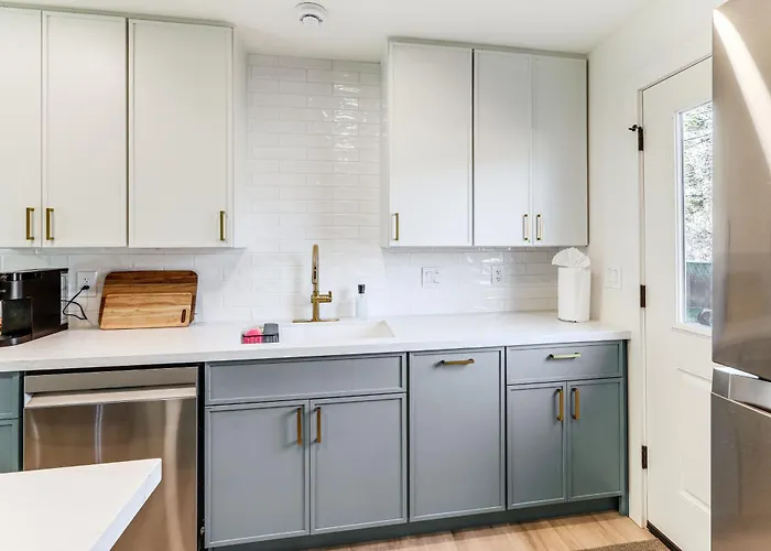 Near Nau & Dtwn! Kid-friendly Retreat Ferienhaus